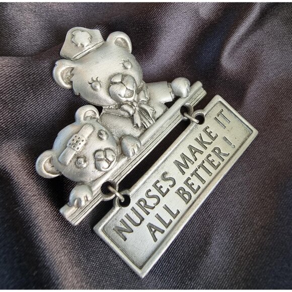 Vintage Nurses Make It All Better JJ Signed Nurse Hospital Teddy Brooch Silver T - Picture 1 of 5